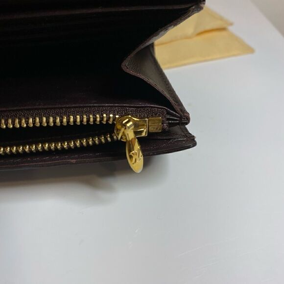 Authentic Amarante Louis Vuitton Sarah Wallet - Picture 5 of 6